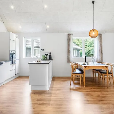 Dom wakacyjny 3 Bedroom Amazing In